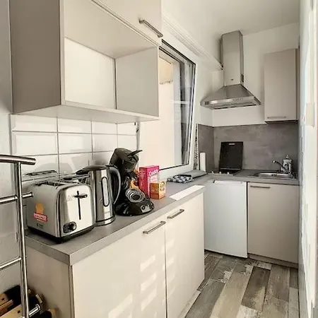 8 - Proche Tram, Bale, Autoroute * Bourgfelden