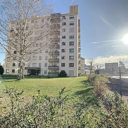 8 - Proche Tram, Bale, Autoroute *